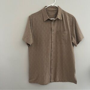 Vuori Short Sleeve Bridge Button Down Shirt Tan Mens Size L